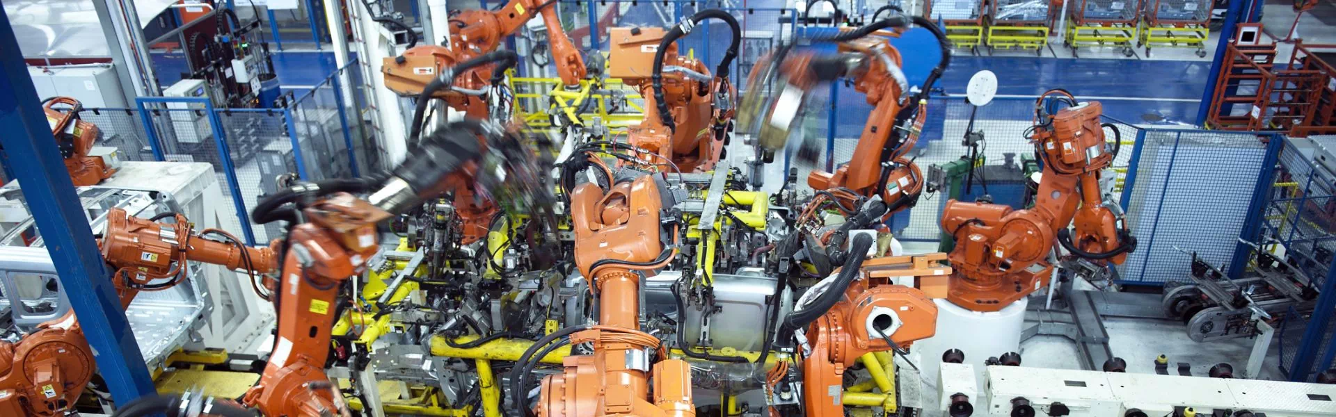 ramiona robotów automatycznych używane w fabryce